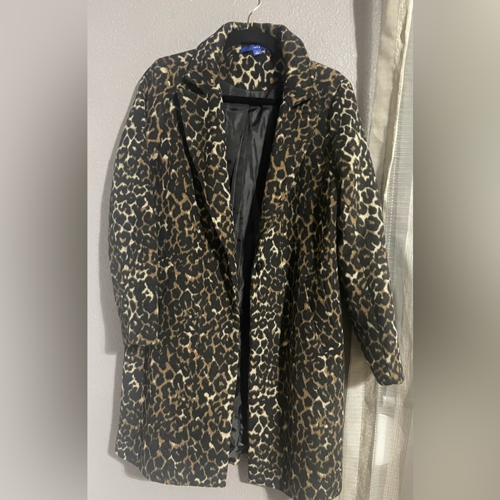 Apt. 9 Women's Black and Brown Teddy Jacket size S/M but on it says small